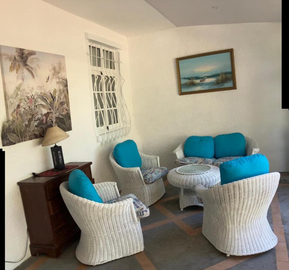 Fully Furnished Luxury Villa 3 Right On A Blue Ocean Belle Mare Exterior foto