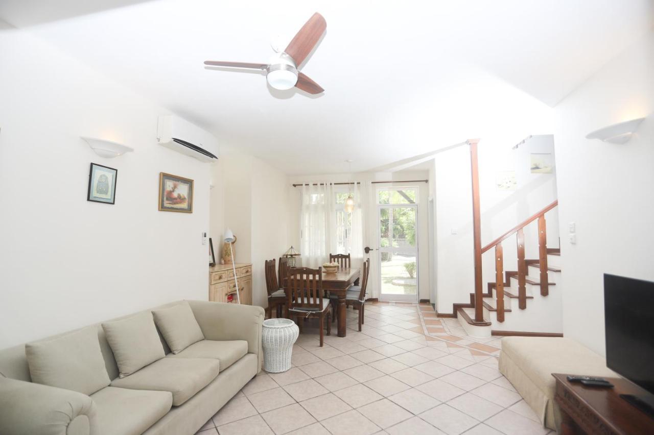 Fully Furnished Luxury Villa 3 Right On A Blue Ocean Belle Mare Exterior foto