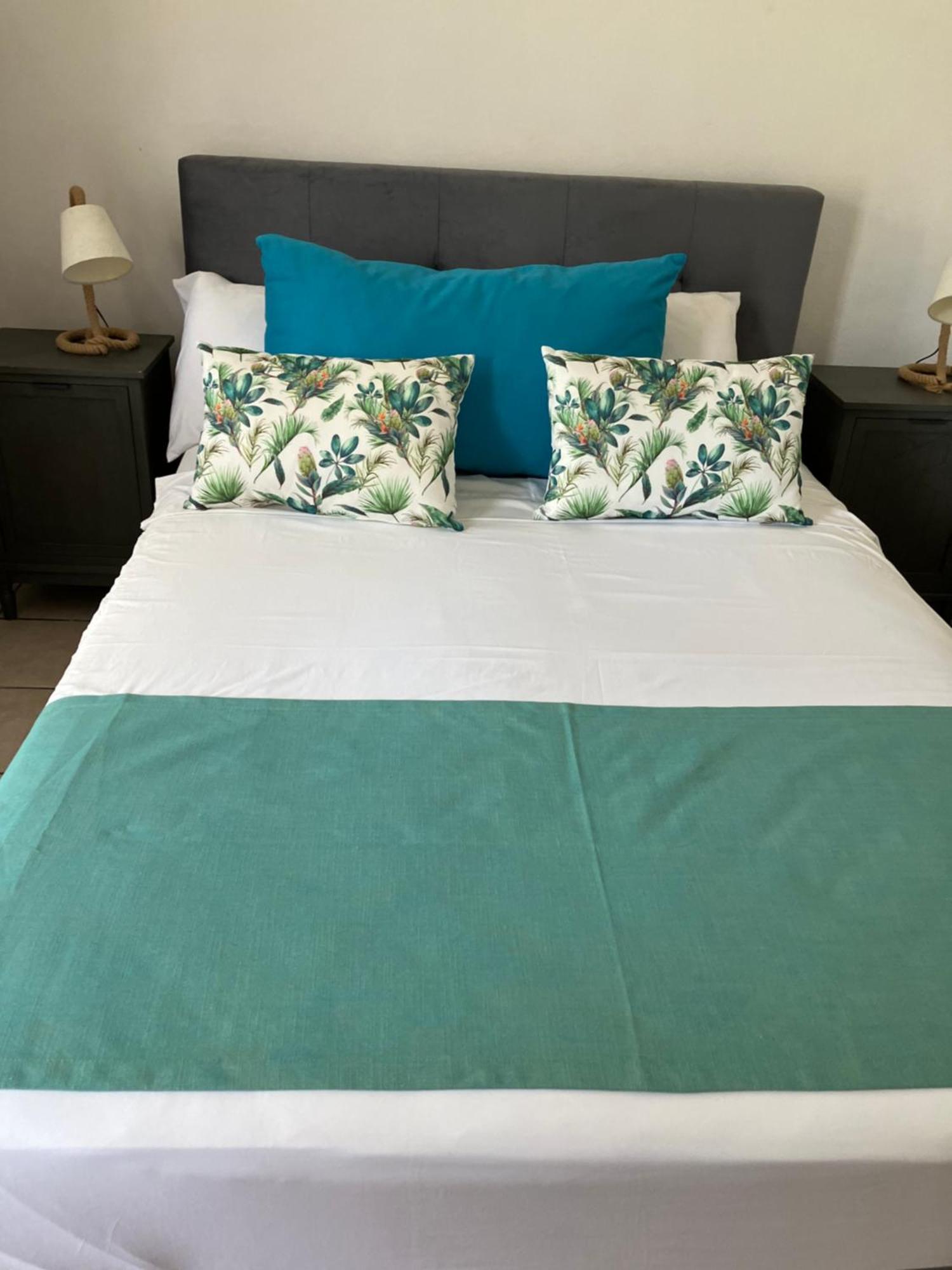 Fully Furnished Luxury Villa 3 Right On A Blue Ocean Belle Mare Exterior foto
